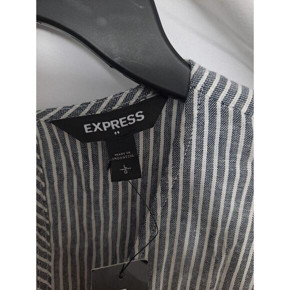 Express Gray Mini The V-neckline wide-leg Cropped Jumpsuit Romper Striped Sz Lg - Picture 5 of 9